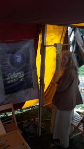 Alison helping people weave their thoughts.